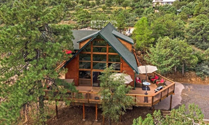 Pine Apartamento | 2 private acres with views everywhere!