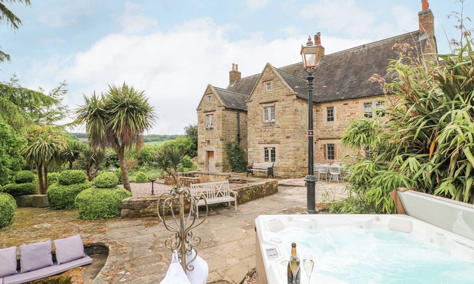 Milford Cabaña | The Farm House at Wildersley Farm