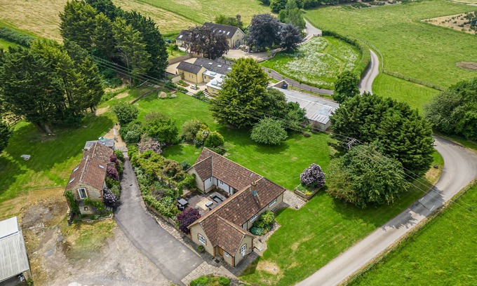 Chippenham Cabaña | The Farm House @ Nables Farm