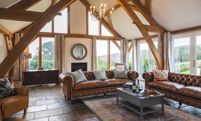Malborough Casa | THE FARMHOUSE AT BROAD DOWNS, pet friendly in Malborough