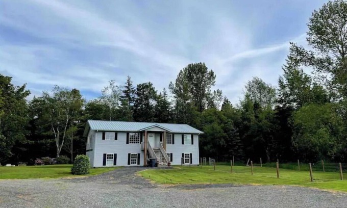 Marietta-Alderwood Otro | The Farmhouse at Cedar Star Ranch