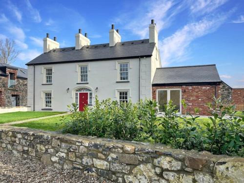 Portrush Villa | The Farmhouse at Corrstown Village