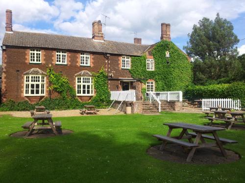 Dersingham Hotel | The Feathers