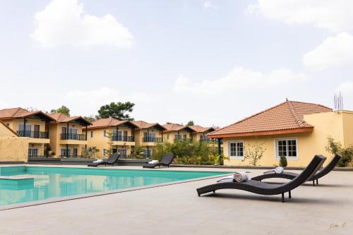 Dhari Complejo | The Fern Wisteria Resort, Dhari