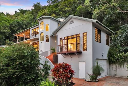 Clifton Beach Casa | The Ferns Villa Serene Rainforest Retreat with Ocean Breezes