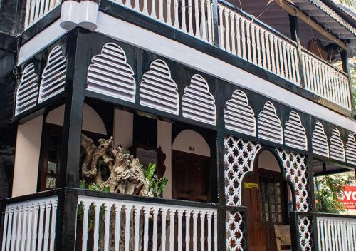 Girgaon Casa | The Ferreiras