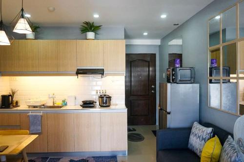 Moonwalk Apartamento | THE FIKA ROOM near MNL Airport - Scandi Studio Unit with Fast Wi-Fi & Netflix - Read Full Property Desc before booking