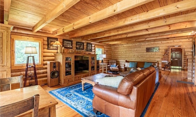 Sullivan Cabina | The Firefly Lodge – A Cozy Lake Retreat in Sullivan, IL