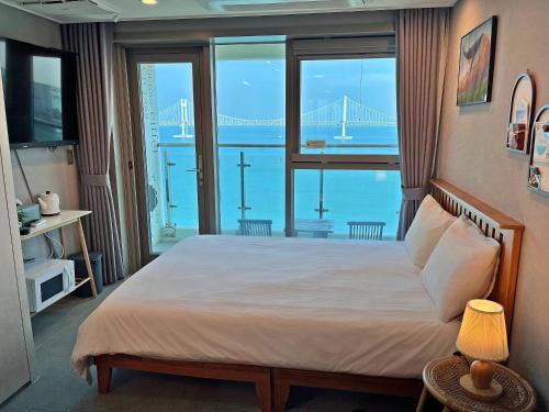 Suyeong-Gu Hotel | The First Hyoistay Gwangan
