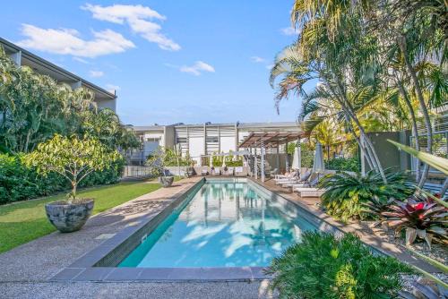 Bulimba Apartamento | The Fish Bowl - Vibrant Riverside Escape with Pool