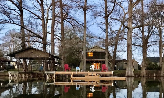Lake Providence Casa | The Fish Camp: 4 Bedroom Lake House Sleeps 12 on Lake Providence with Dock