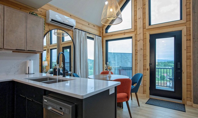 Bristol Casa | The Fives - 22494 Serene View