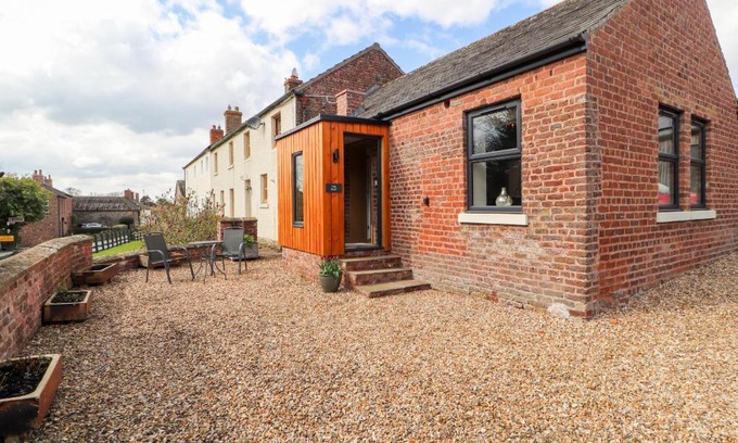 Carlisle Casa | The Flat
