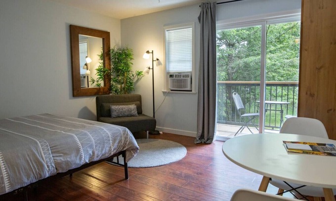 Harrison Hot Springs Apartamento | The Flats at Cedar Springs | Full Kitchen & Steps to Lake