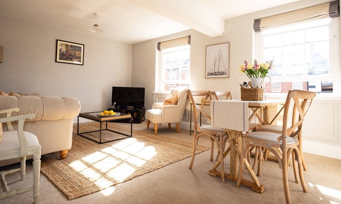 Bridport Apartamento | The Flat - Luxurious Apartment in Central Bridport