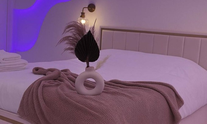 Coignieres Apartamento | The Floor - Suite Passion d'Or & private Jacuzzi