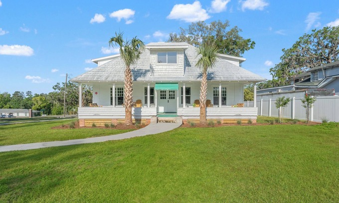 Brooksville Casa | The Florida Cracker "THE PARKER HOUSE" Charming home in Brooksville,FLORIDA