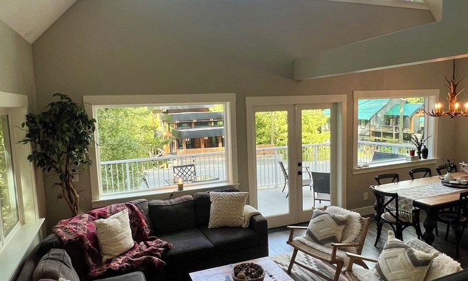 Sunshine Valley Cabina | The Fog + Fir Retreat - Family Friendly Cabin With Mountain Views