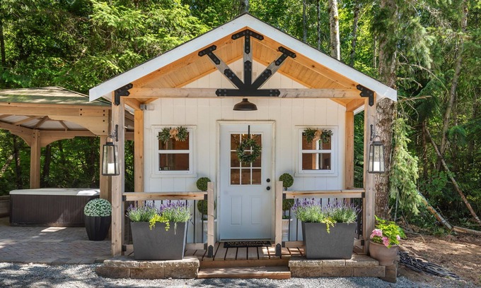 Mount Vernon Cabina | The Forest Estate Cabin in Mount Vernon WA