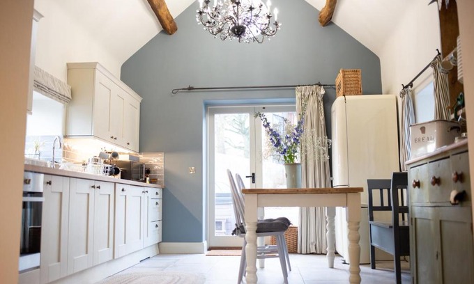 Bridgnorth Casa | The Forge - Beautiful Contemporary Barn - Hot Tub