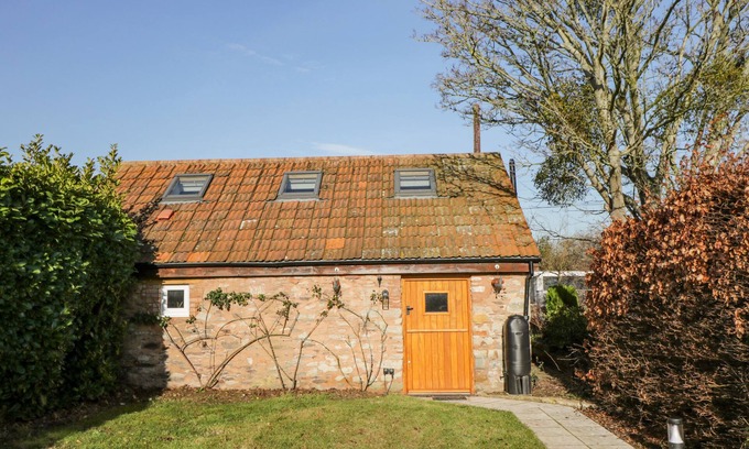 Taunton Cabaña | THE FORGE, character holiday cottage, with a garden in Taunton