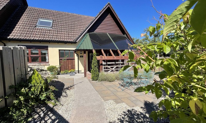 Shipham Cabaña | THE FORGE, family friendly, character holiday cottage in Shipham