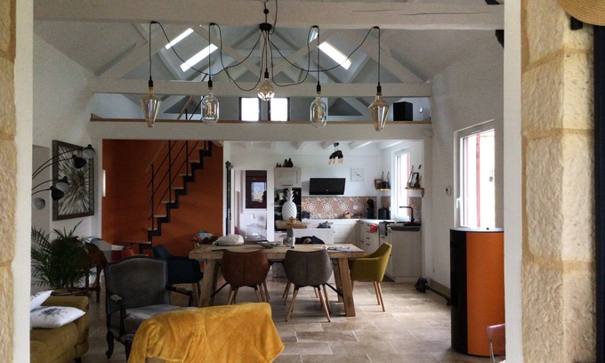 Le Buisson-de-Cadouin Casa | The former barn, house with swimming pool on 5500 m2 of parkland,