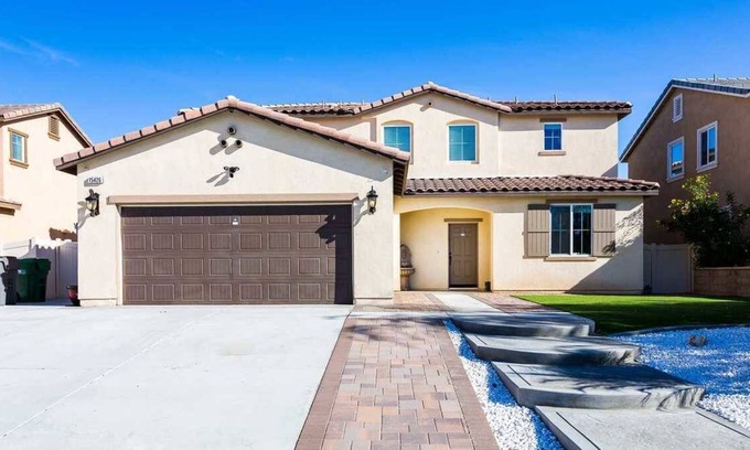 Moreno Valley Casa | The Fortress on Black Shadow