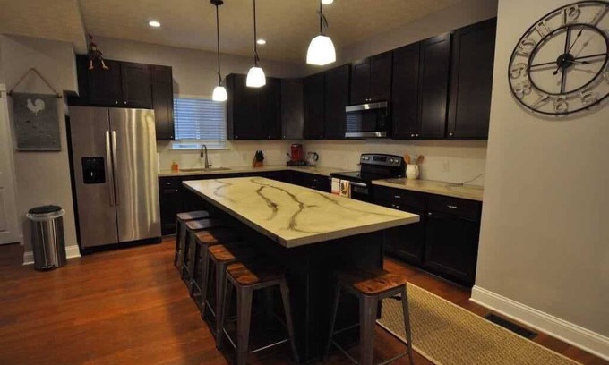 West Columbus Casa | The Franklinton Farmhouse- 4 Bedrooms