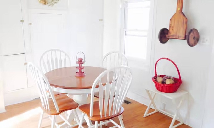 Biglerville Casa | The Freckled Farmhouse near Gettysburg Battlefields, Wineries, Skiing, & Hiking Sleeps 14