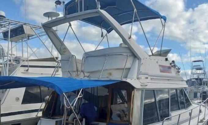 Cocoa Beach Alquiler De Eote | The Friend-Ship: A Boat Cabin by the Beach!
