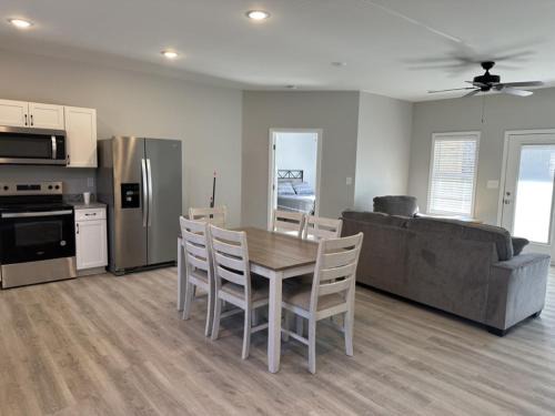 Lexington - Salisbury Casa | The Frog Suite