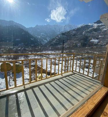 Manali Casa | The Frozen Villa