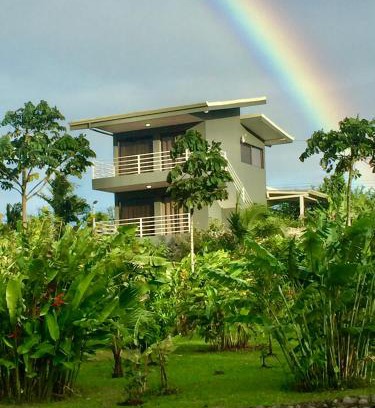 Arenal Apartamento | The Fruit Tree Garden Bromeliad Suite