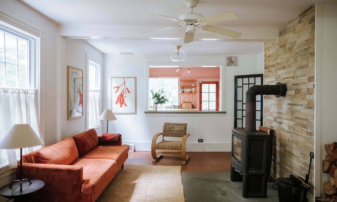 Callicoon Casa | The Gables: Newly Renovated Farmhouse (Sleeps 17!)