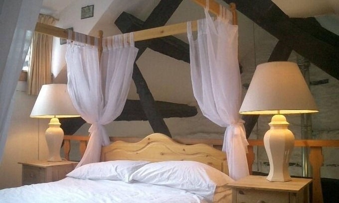 Machynlleth Cabaña | Dormir en el granero de heno