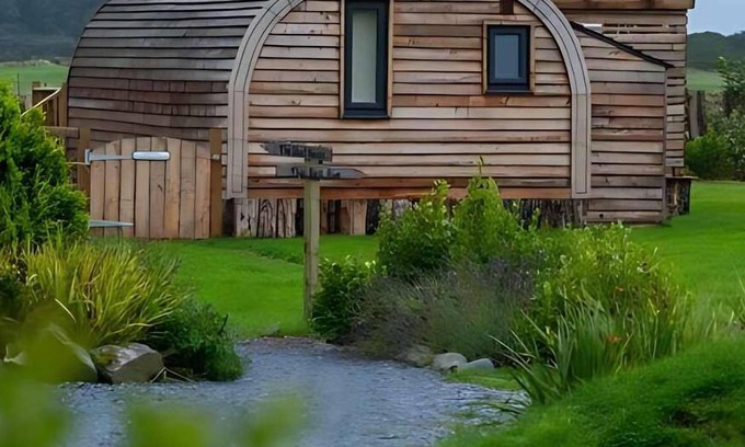Newton Stewart Cabina | The Galloway Steading-The Hedgehogs Hideout Family cabin with Hot Tub