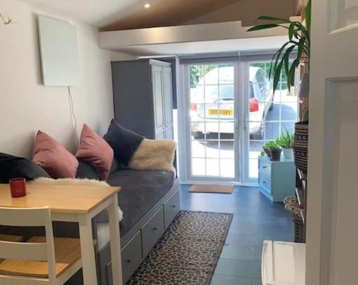 Glastonbury Apartamento | The Garage Getaway