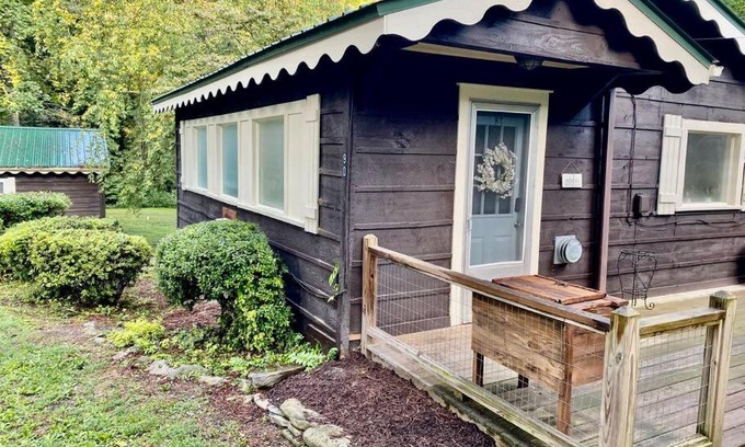 Hendersonville Casa | The Garden Cottage