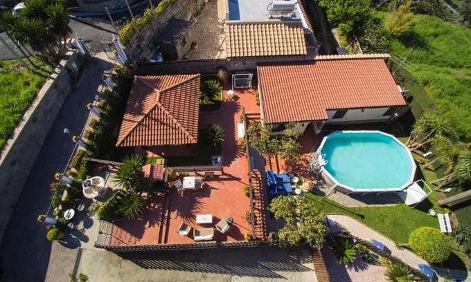 Termini Villa | The Garden on Capri