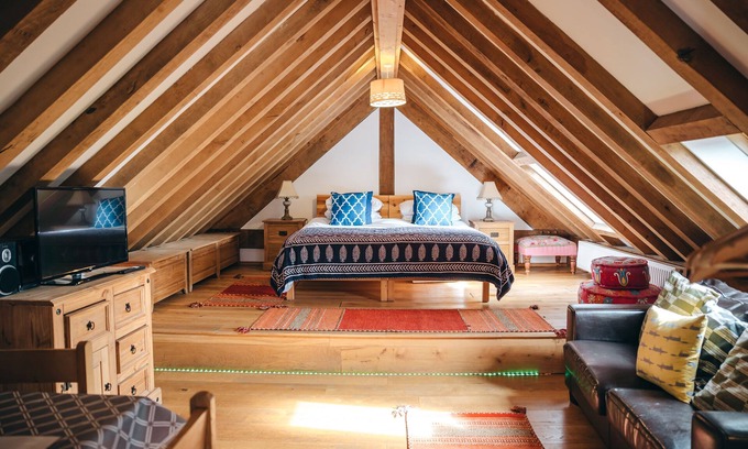 Eaton Mascott Cabaña | THE GARDEN ROOM ,RYTON GRANGE - sleeps 2 guests in 1 bedroom