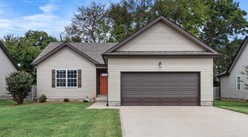 Clarksville Casa | The Gate 4 Getaway!