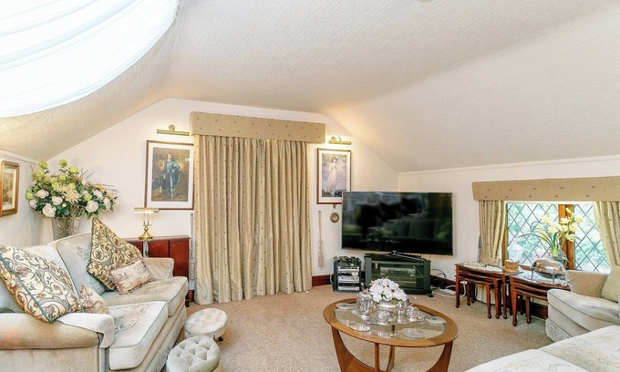 Dronfield Cabaña | The Gatehouse-UK11836