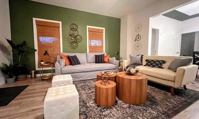 Xenia Casa | The Gathering Place - 10 min Yellow Springs - 15 min Dayton Air Force Museum