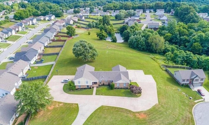 Clarksville Casa | The Gathering Place At Hilltop Acres
