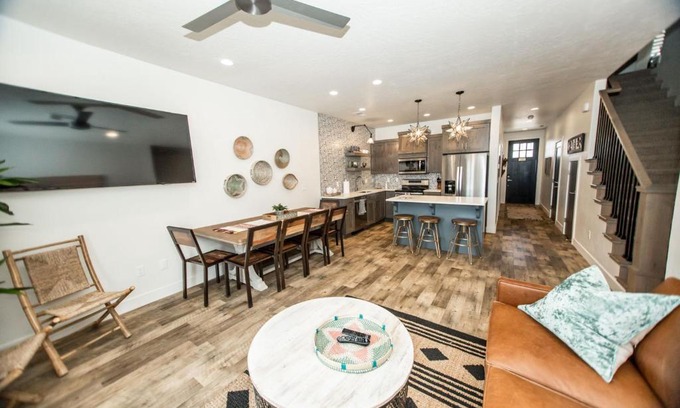 Washington Fields Apartamento | The Gathering Place by Freedom Vacation Rentals