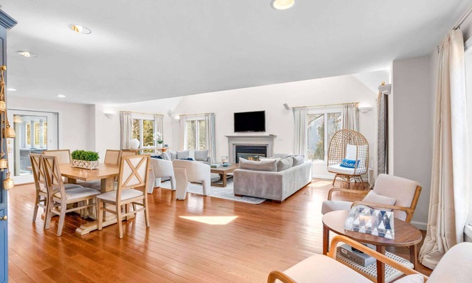 Summersea Casa | The Gathering Place - For 6 with Fire Pit