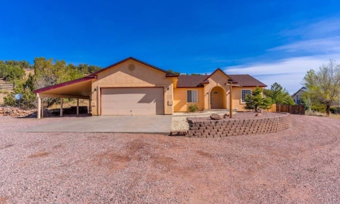 Sevierville Casa | The Gathering Place: Quiet neighborhood, 5+ Bed/3 Bath home accommodates 12.