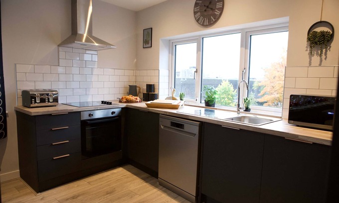 Trafford Apartamento | The Gathering Sale - Sleeps Up To 22