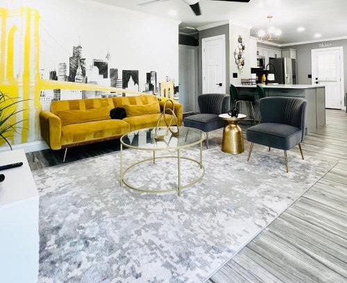 Ladson Apartamento | *The Gemstone* Newly Renovated, Stylish, Spacious